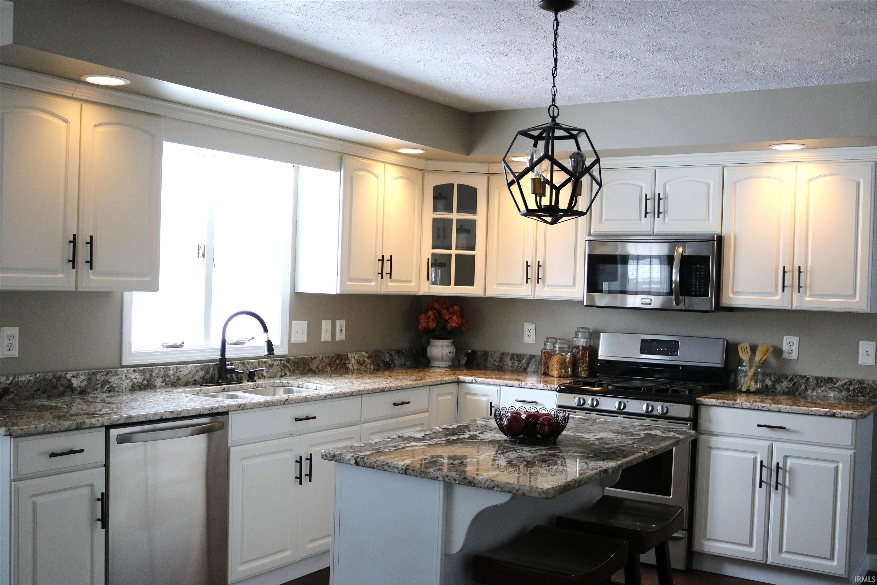 2106 South 150 East Peru, IN 46970 - Photo 2 of 35