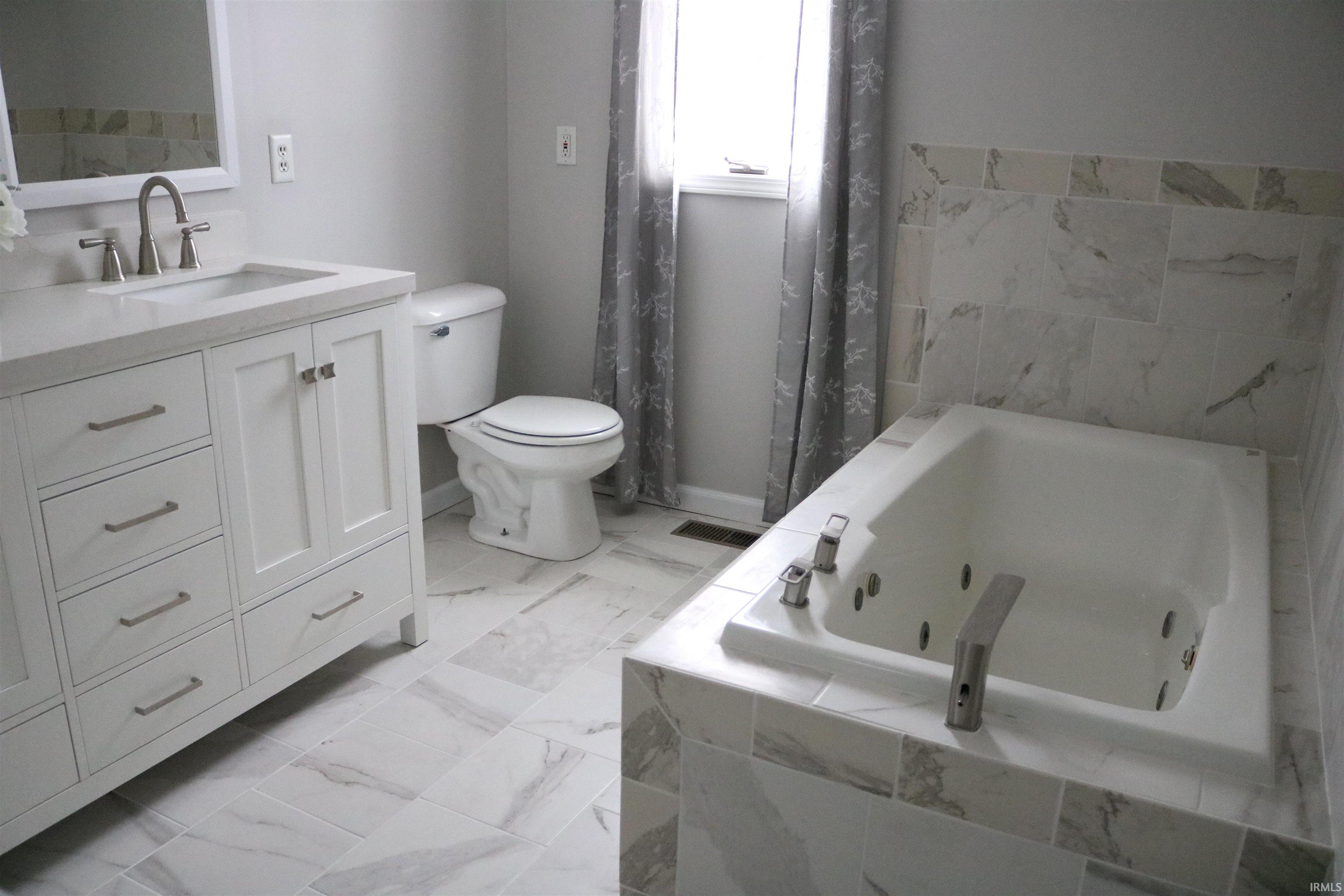 2106 South 150 East Peru, IN 46970 - Photo 4 of 35