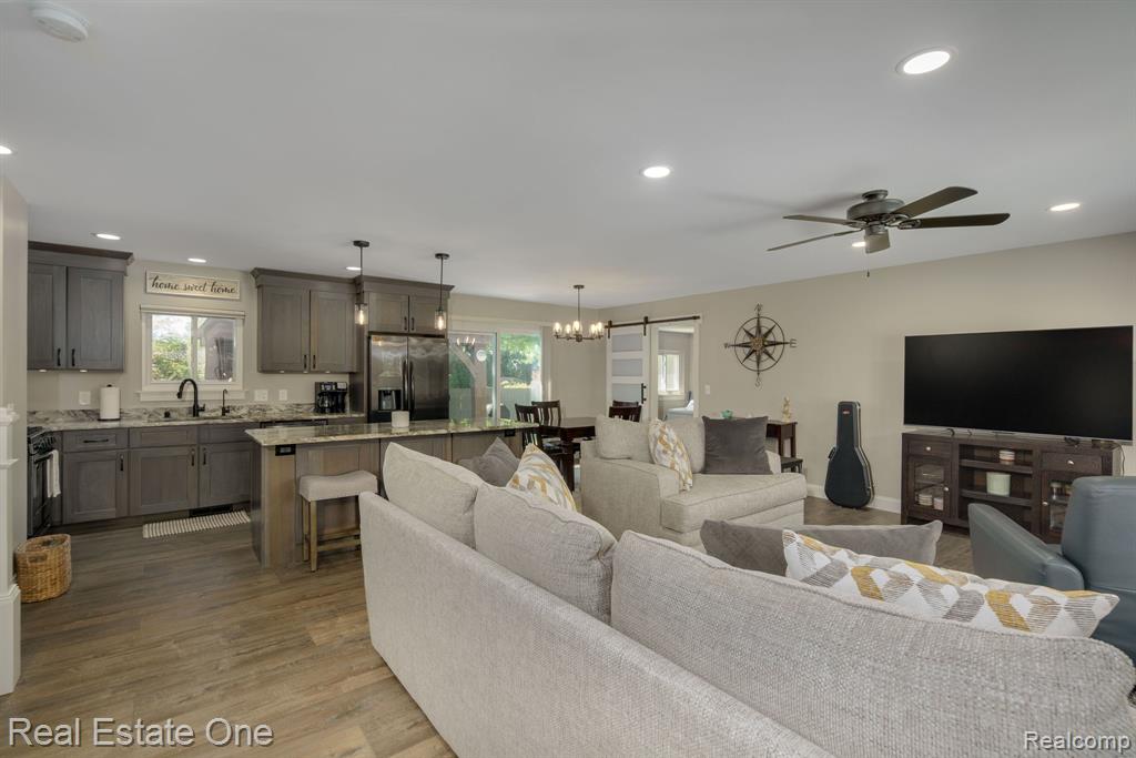 9545 Crown Ridge Road White Lake, MI 48386 - Photo 15 of 40 Gallery Image 15