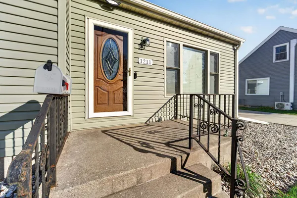 $294,900 | 1211 River Drive, Watertown, WI 53094