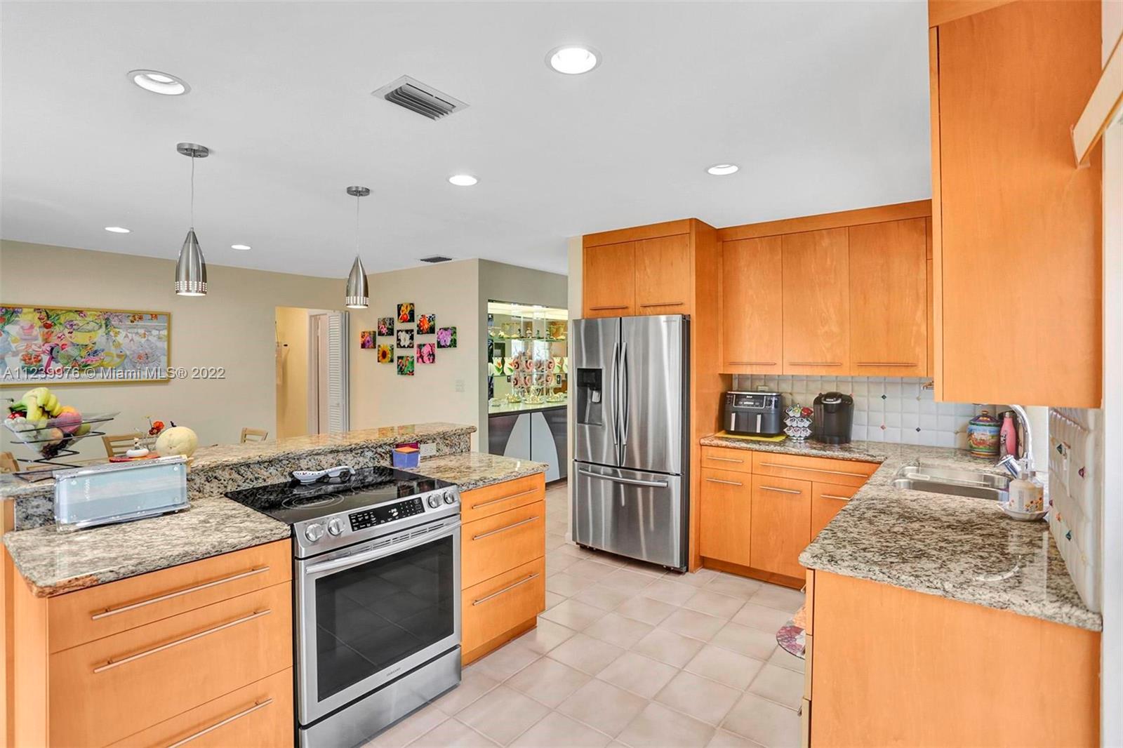 85 Juniper Road Hollywood, FL 33021 - Photo 9 of 46 Gallery Image 9