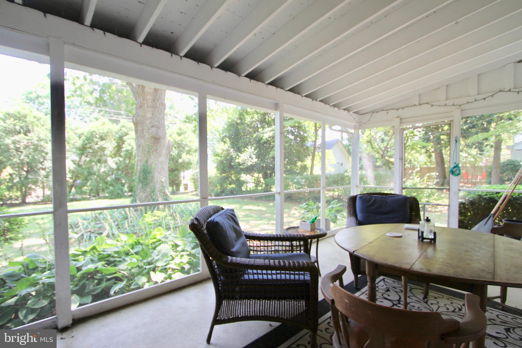 534 Greenhill Road Dover, DE 19901 - Photo 20 of 36 Screened back porch