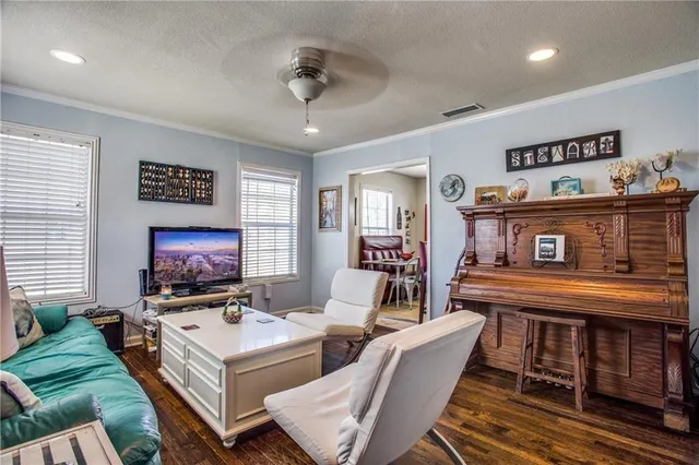 $1,400 | 3213 Forest Park Boulevard, Fort Worth, TX 76110