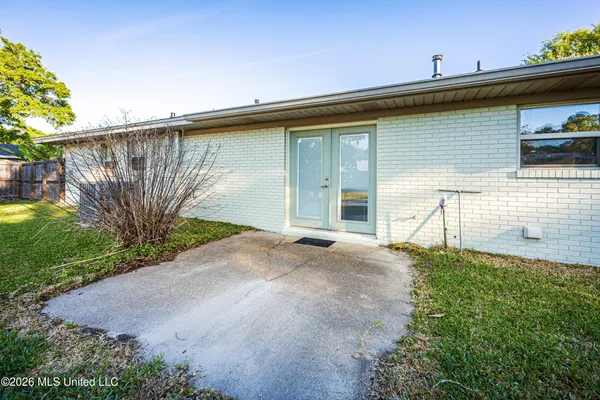$240,000 | 315 Poplar Drive, Ocean Springs, MS 39564