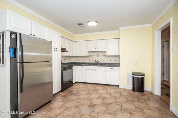 $240,000 | 315 Poplar Drive, Ocean Springs, MS 39564