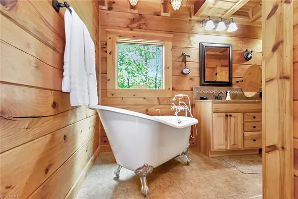 $998,900 | 650 Sweetwater Road, Boomer, NC 28606