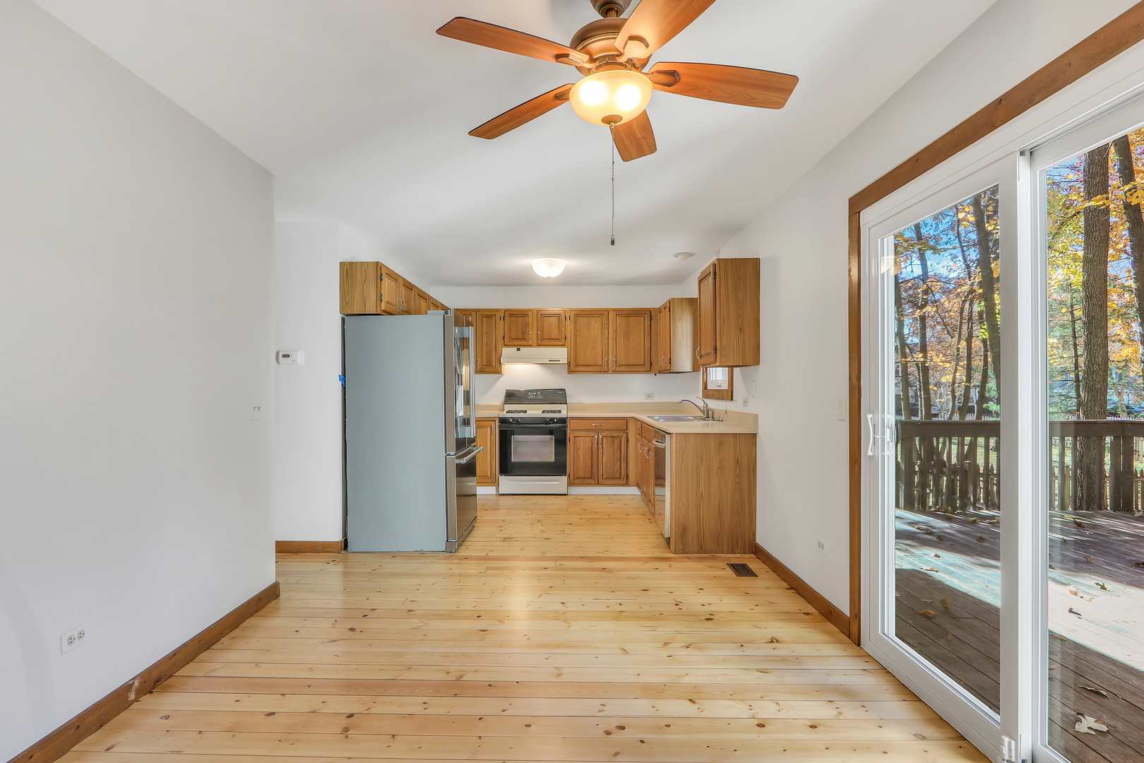 334 Concord Square Gurnee, IL 60031 - Photo 15 of 32 a view of a kitchen with a sink and cabinets