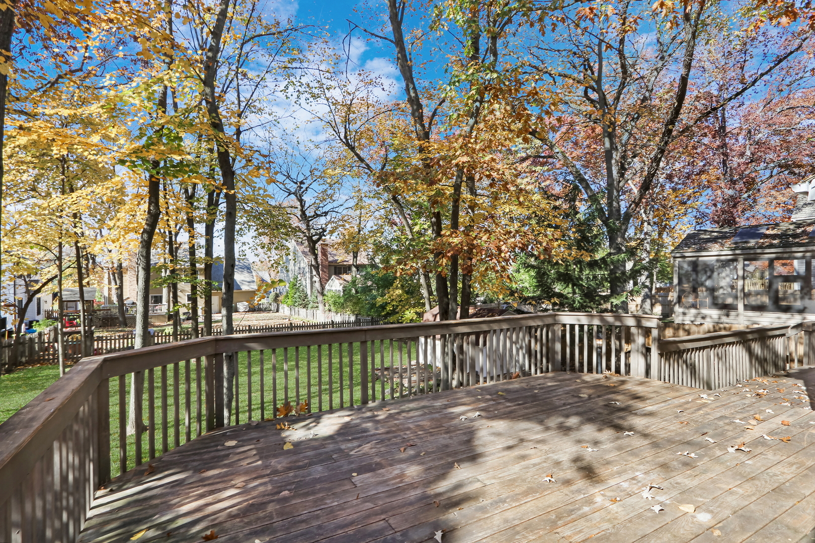 334 Concord Square Gurnee, IL 60031 - Photo 24 of 32 a view of a street with a trees