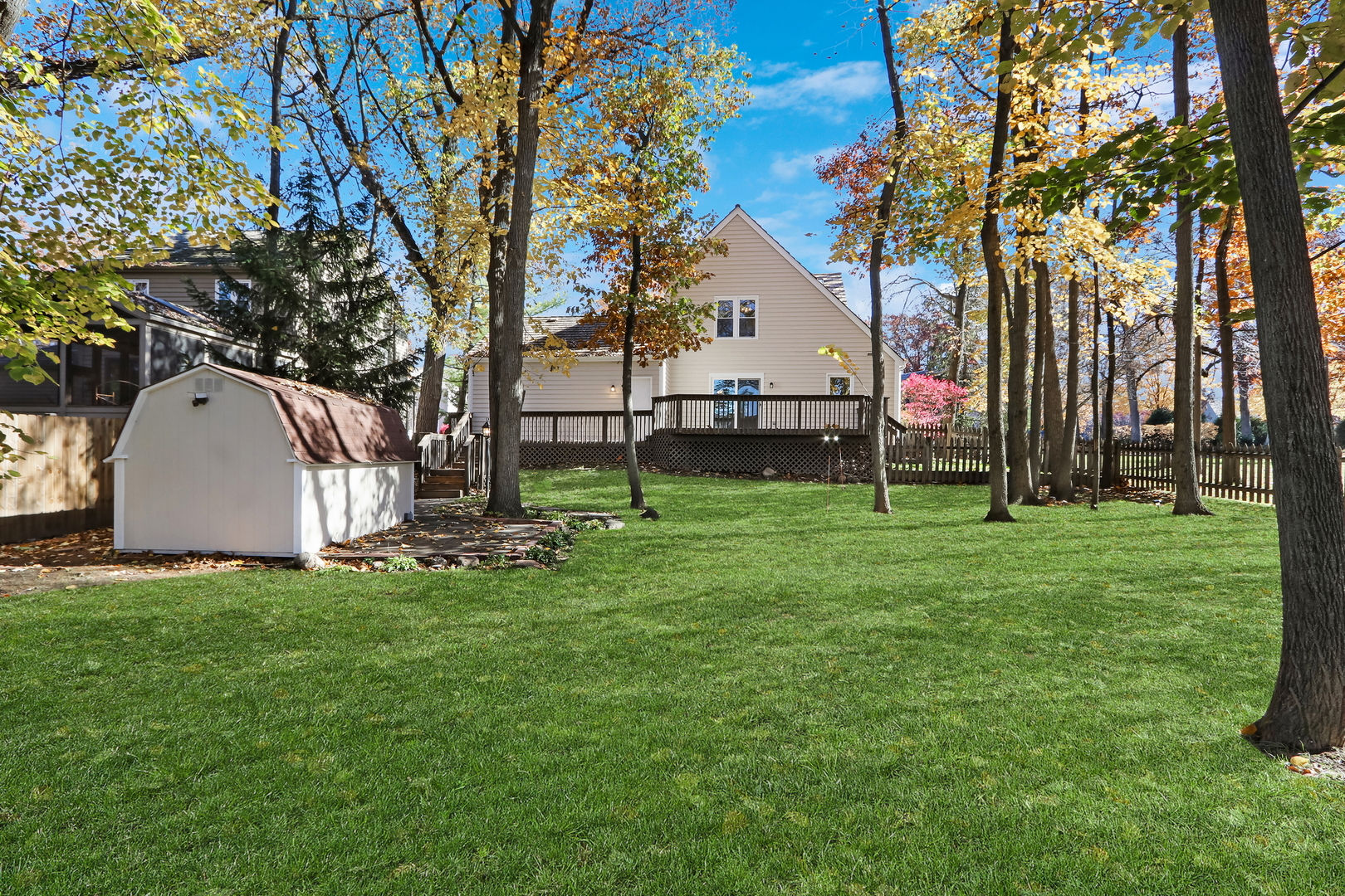 334 Concord Square Gurnee, IL 60031 - Photo 30 of 32 a view of a park with large trees