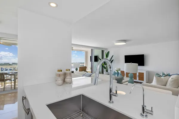 $240,000 | 400 North Flagler Drive, Unit 2003, West Palm Beach, FL 33401