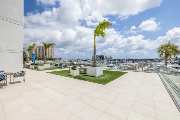 $240,000 | 400 North Flagler Drive, Unit 2003, West Palm Beach, FL 33401