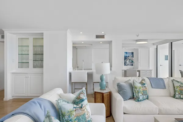 $240,000 | 400 North Flagler Drive, Unit 2003, West Palm Beach, FL 33401