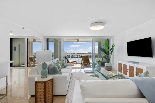 $240,000 | 400 North Flagler Drive, Unit 2003, West Palm Beach, FL 33401