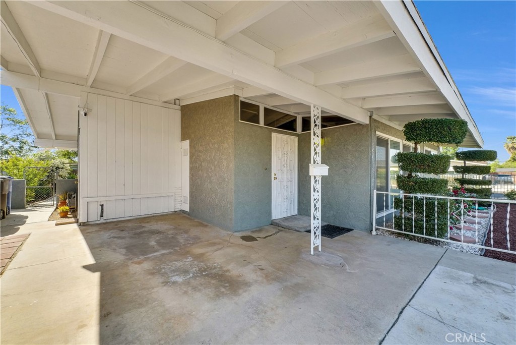 4209 Michael Street Riverside, CA 92507 - Photo 23 of 31 carport