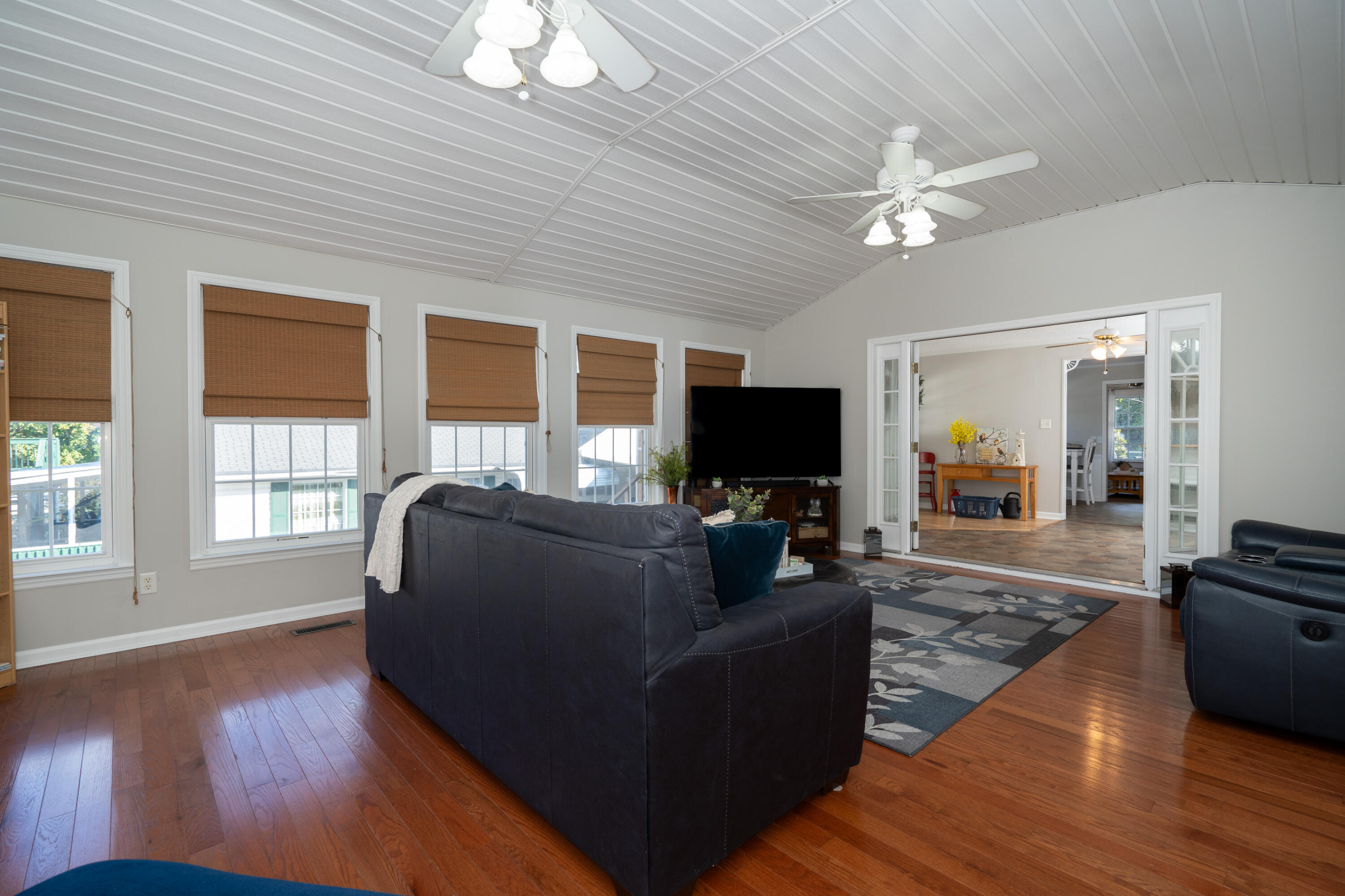 5333 Greenbriar Road Chattanooga, TN 37412 - Photo 13 of 33 Family Room 2