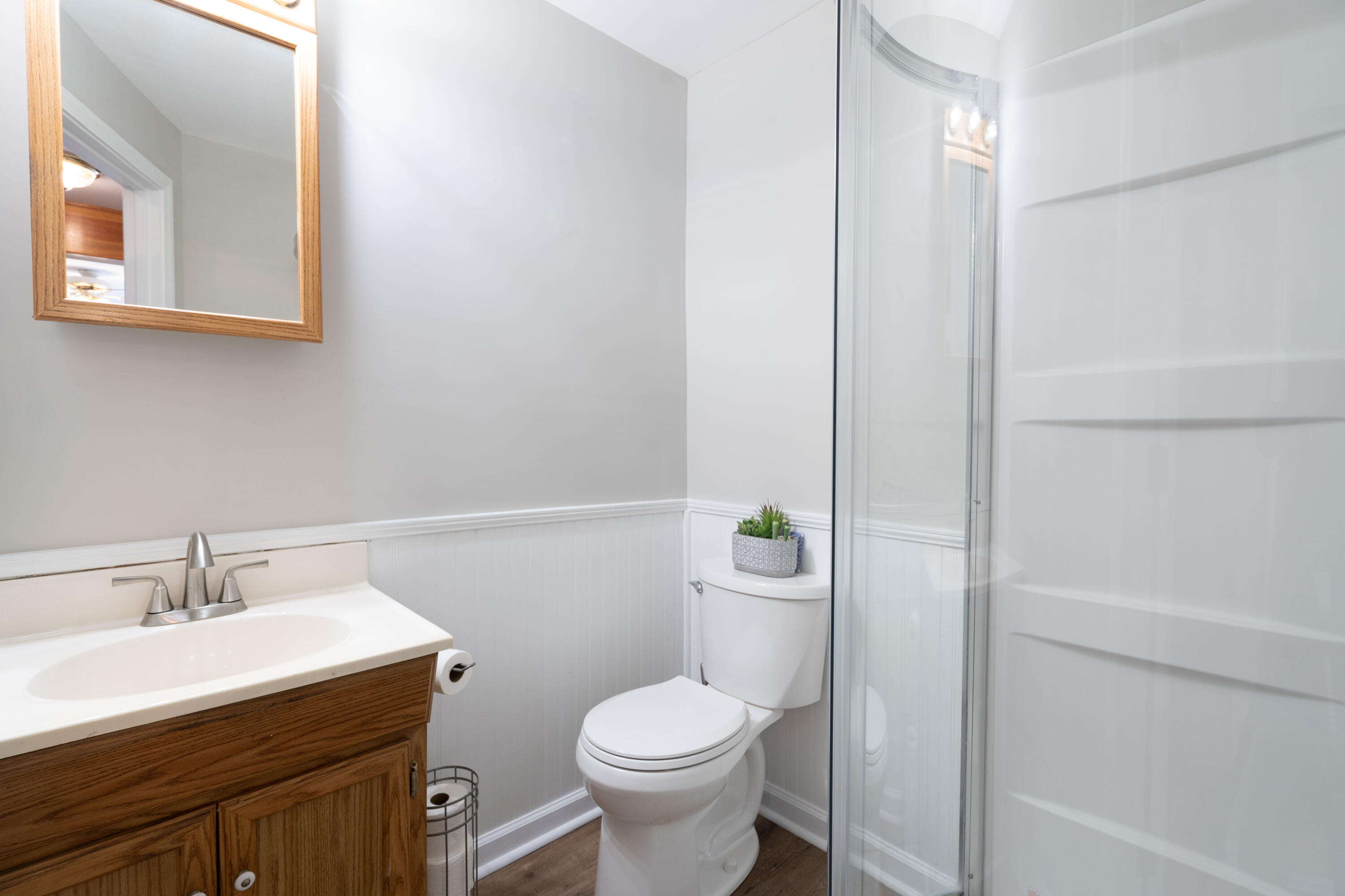 5333 Greenbriar Road Chattanooga, TN 37412 - Photo 21 of 33 Bathroom 2