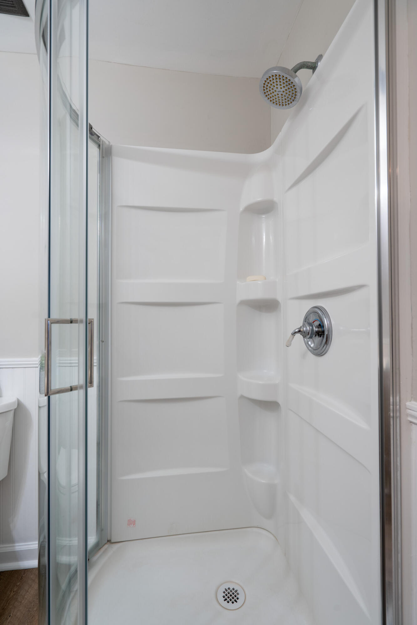 5333 Greenbriar Road Chattanooga, TN 37412 - Photo 22 of 33 Bathroom 2a