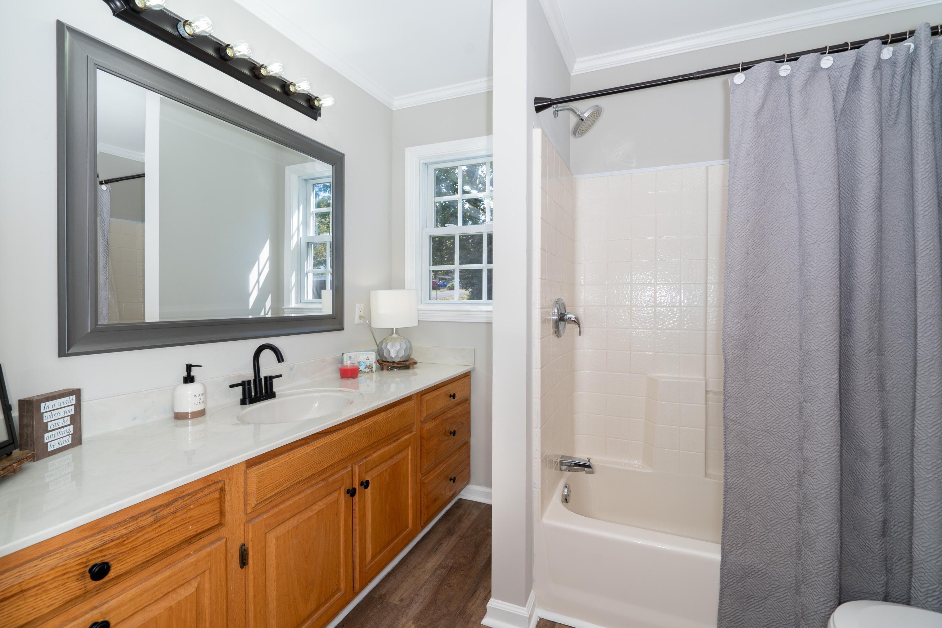 5333 Greenbriar Road Chattanooga, TN 37412 - Photo 25 of 33 Bathroom 1