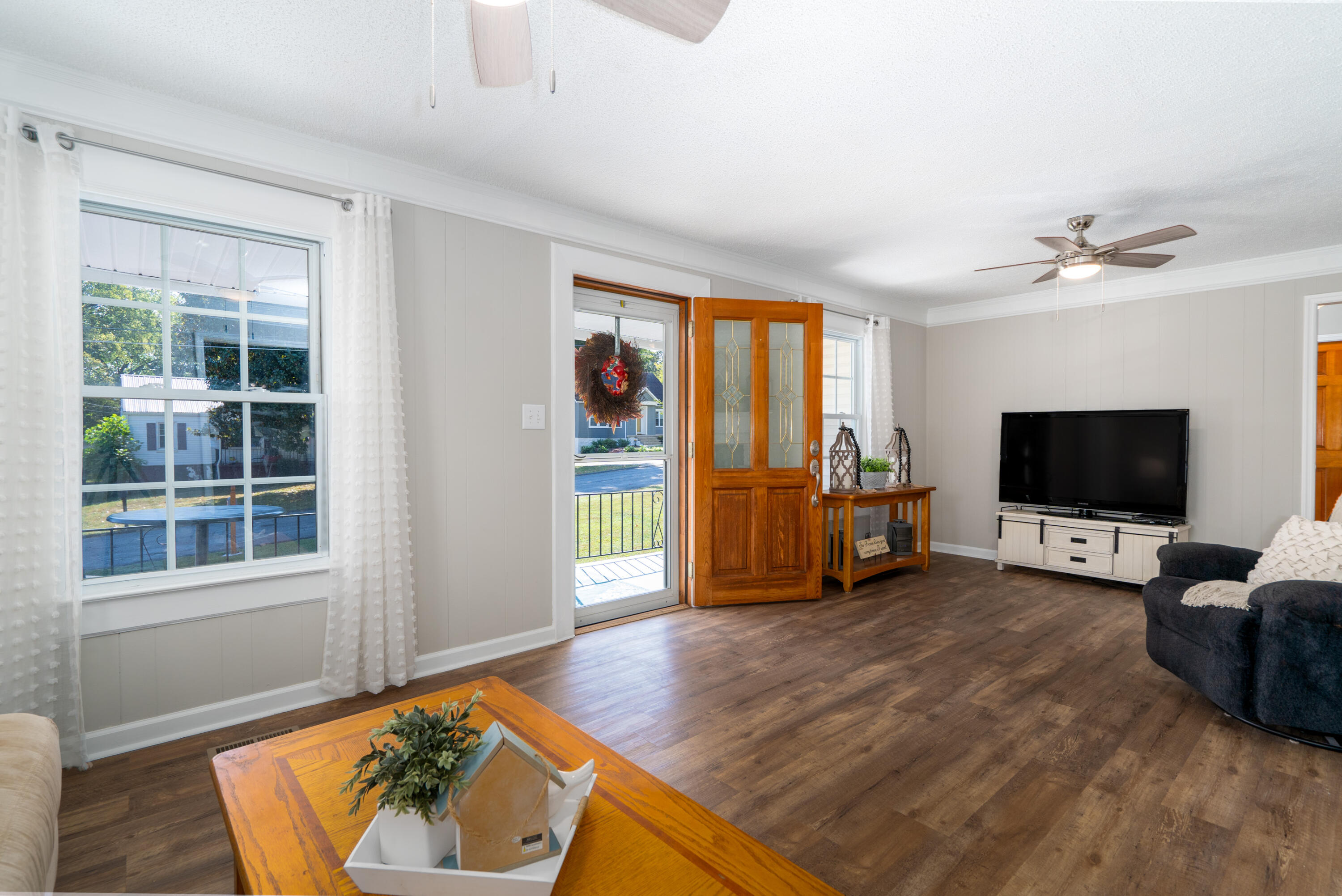 5333 Greenbriar Road Chattanooga, TN 37412 - Photo 4 of 33 Living Room