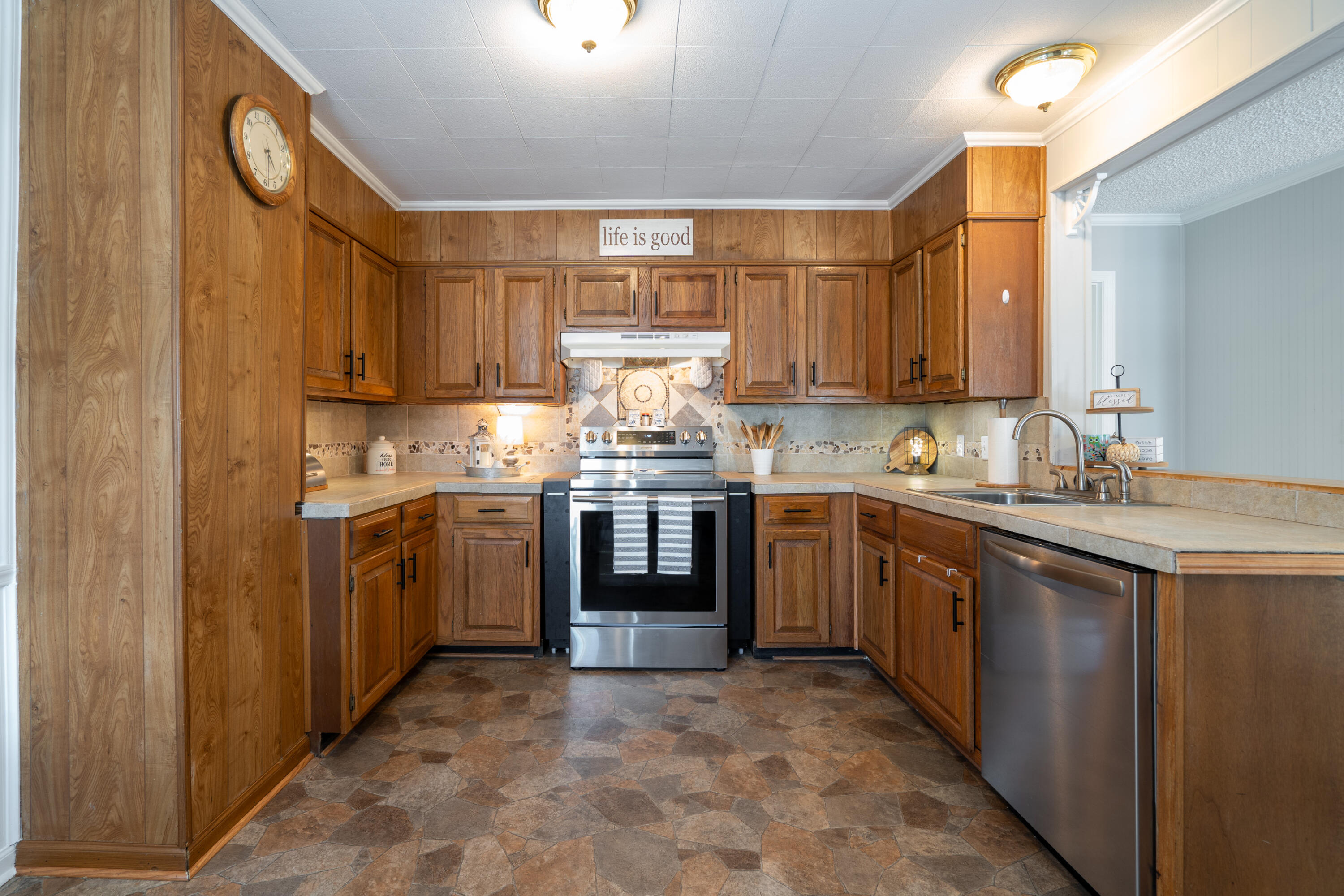 5333 Greenbriar Road Chattanooga, TN 37412 - Photo 8 of 33 Kitchen