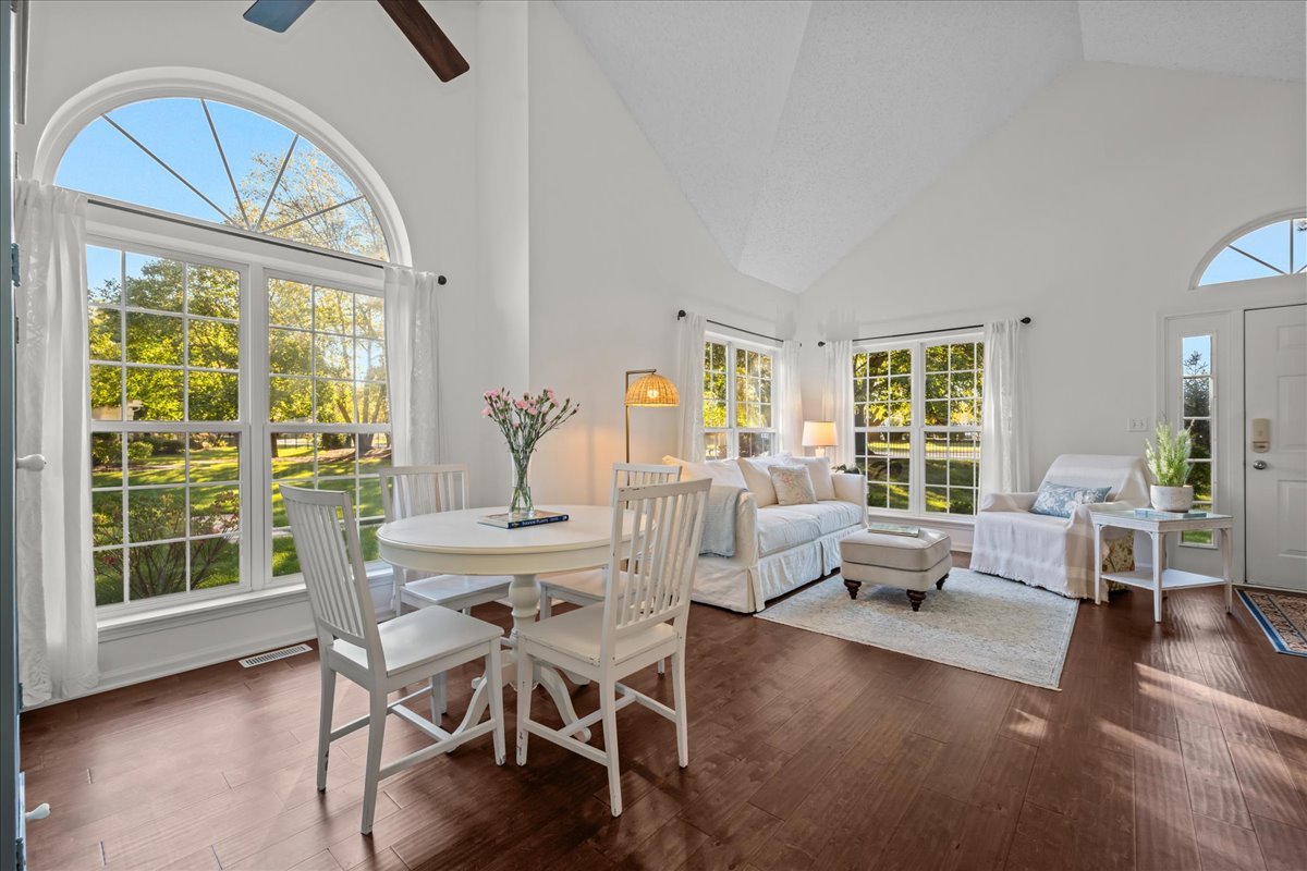 1320 Georgetown Drive Batavia, IL 60510 - Photo 5 of 21 a living room with furniture and a large window