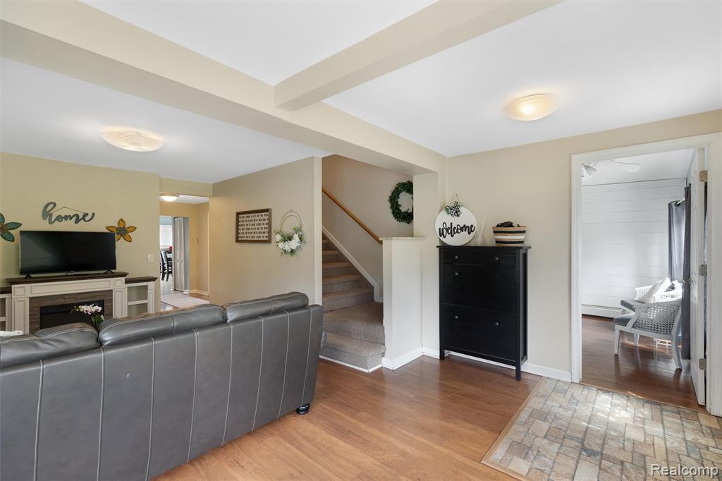 415 Leon Road Walled Lake, MI 48390 - Photo 7 of 48