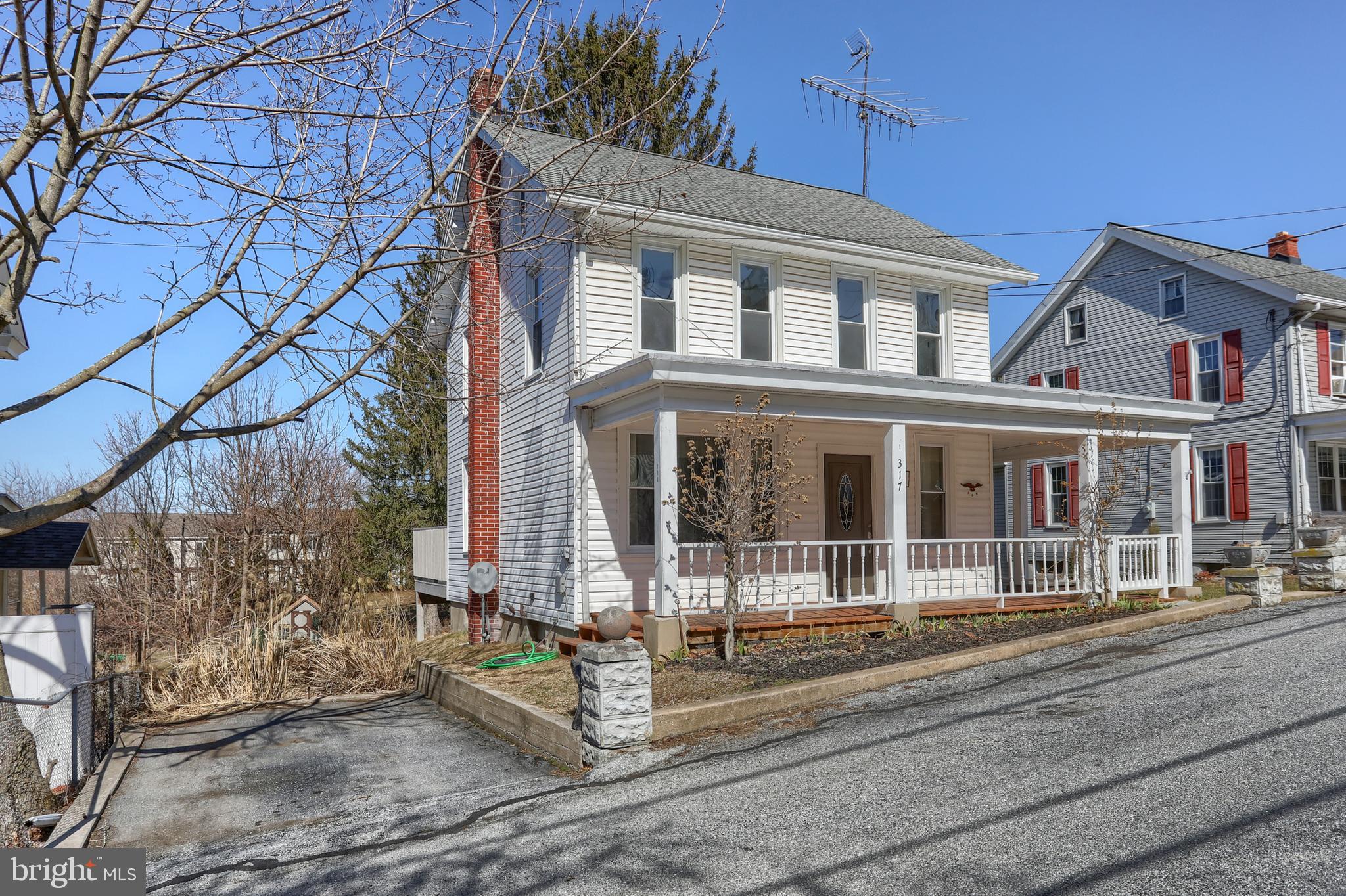317 Rexmont Road Lebanon, PA 17042 - Photo 2 of 36 Main with Parking
