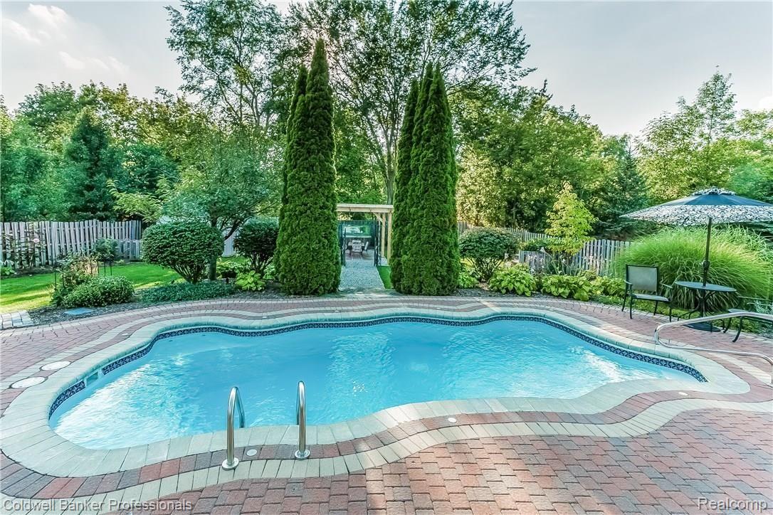 3445 Cascade Circle Rochester, MI 48307 - Photo 51 of 61 051-Pool-3194140-large.jpg