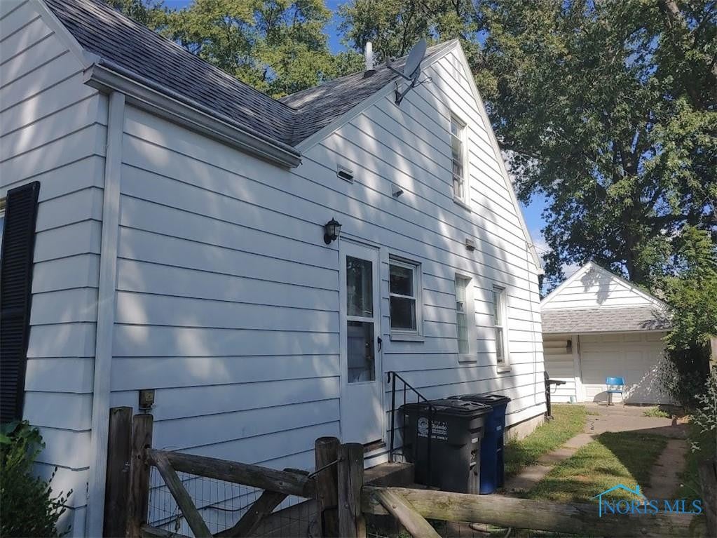 2552 Gracewood Road Toledo, OH 43613 - Photo 2 of 35 Gallery Image 2