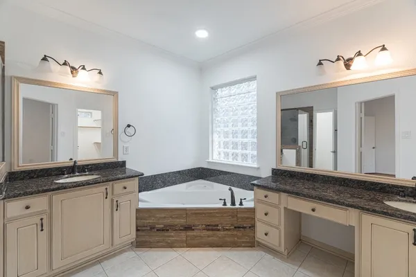 $3,100 | 22 Westwinds Circle, The Woodlands, TX 77382