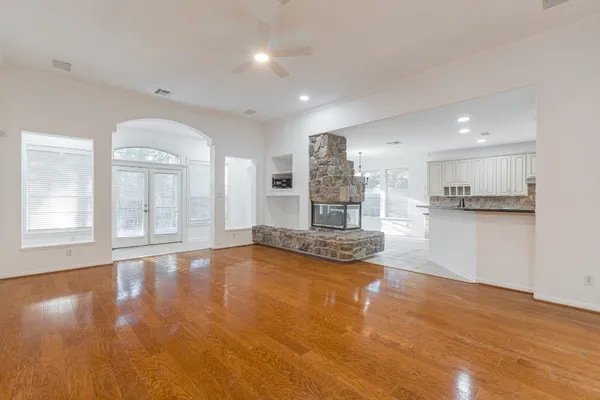 $3,100 | 22 Westwinds Circle, The Woodlands, TX 77382