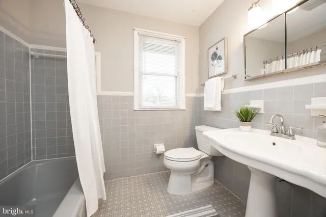 $529,900 | 1902 Longcome Drive, Wilmington, DE 19810