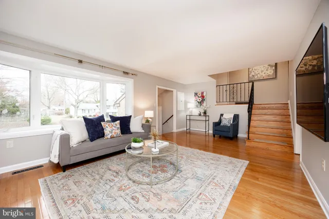 $529,900 | 1902 Longcome Drive, Wilmington, DE 19810