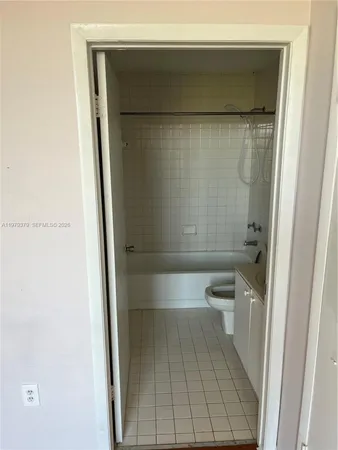 $1,900 | 7420 West 20th Avenue, Unit 449, Hialeah, FL 33016