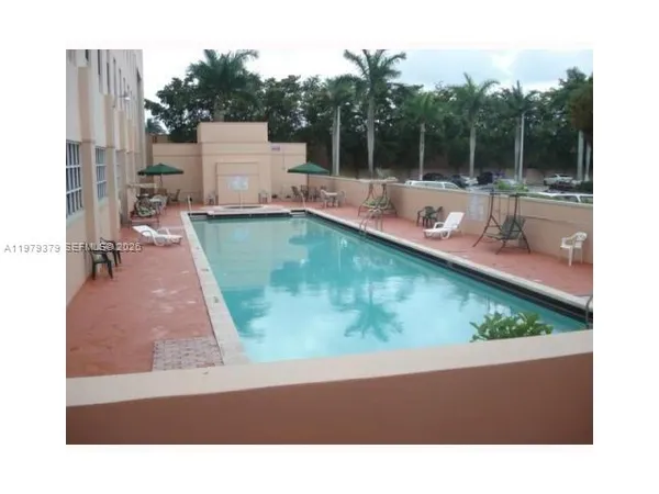 $2,000 | 7420 West 20th Avenue, Unit 449, Hialeah, FL 33016