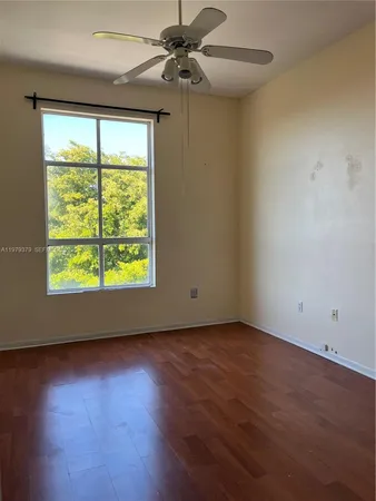 $2,000 | 7420 West 20th Avenue, Unit 449, Hialeah, FL 33016