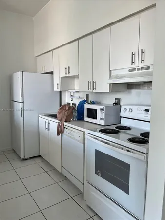 $2,000 | 7420 West 20th Avenue, Unit 449, Hialeah, FL 33016