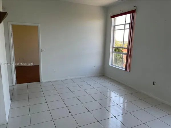 $1,900 | 7420 West 20th Avenue, Unit 449, Hialeah, FL 33016