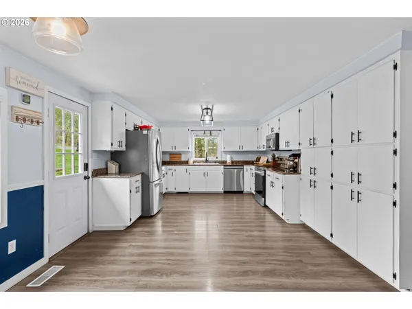 $699,000 | 31510 Camas Swale Road, Creswell, OR 97426