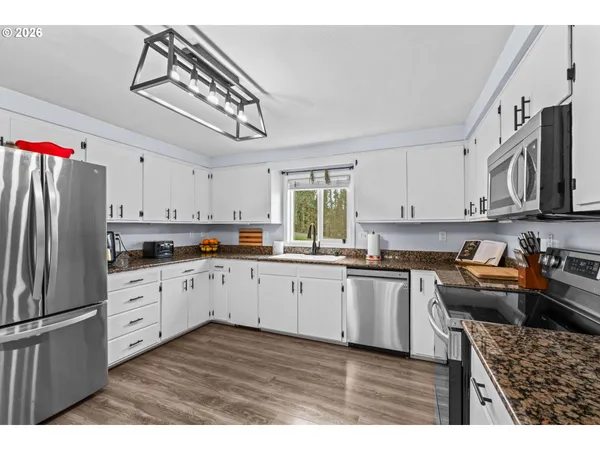 $699,000 | 31510 Camas Swale Road, Creswell, OR 97426