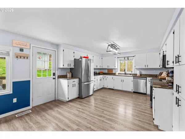 $699,000 | 31510 Camas Swale Road, Creswell, OR 97426