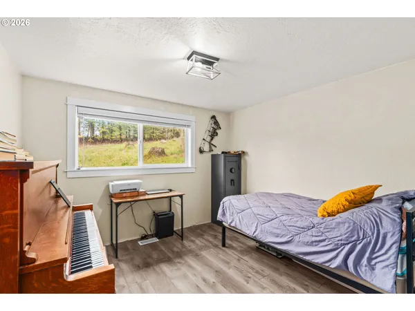 $699,000 | 31510 Camas Swale Road, Creswell, OR 97426