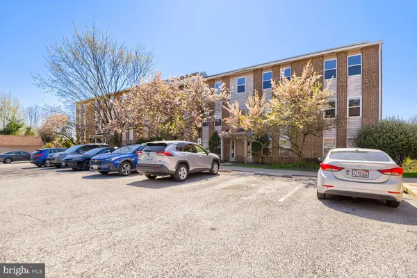 $200,000 | 1803 Snow Meadow Lane, Unit 302, Baltimore, MD 21209
