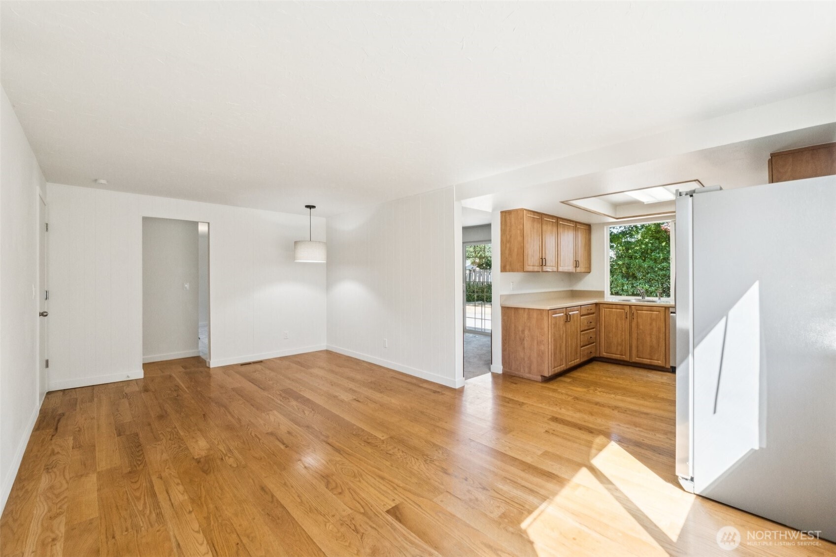 13706 Southeast 172nd Street Renton, WA 98058 - Photo 10 of 30 Gallery Image 10