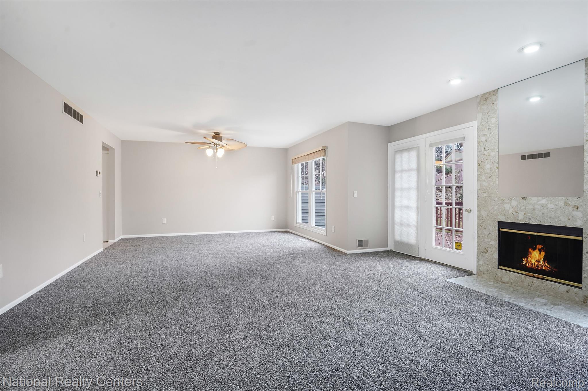 23085 Farmington Road Farmington, MI 48336 - Photo 6 of 31 Gallery Image 6