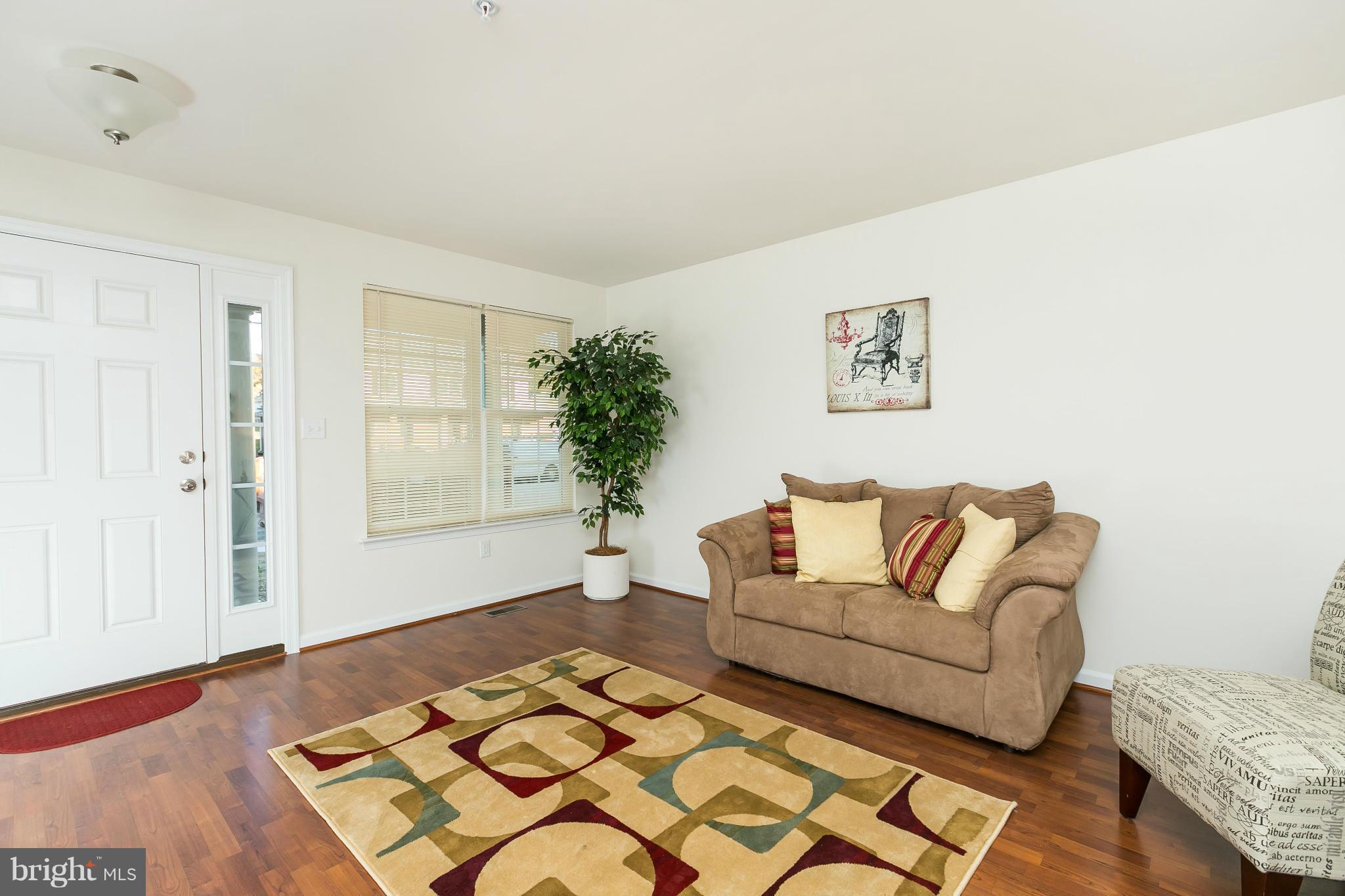 339 Nicholson Road Baltimore, MD 21221 - Photo 4 of 30 Living Room