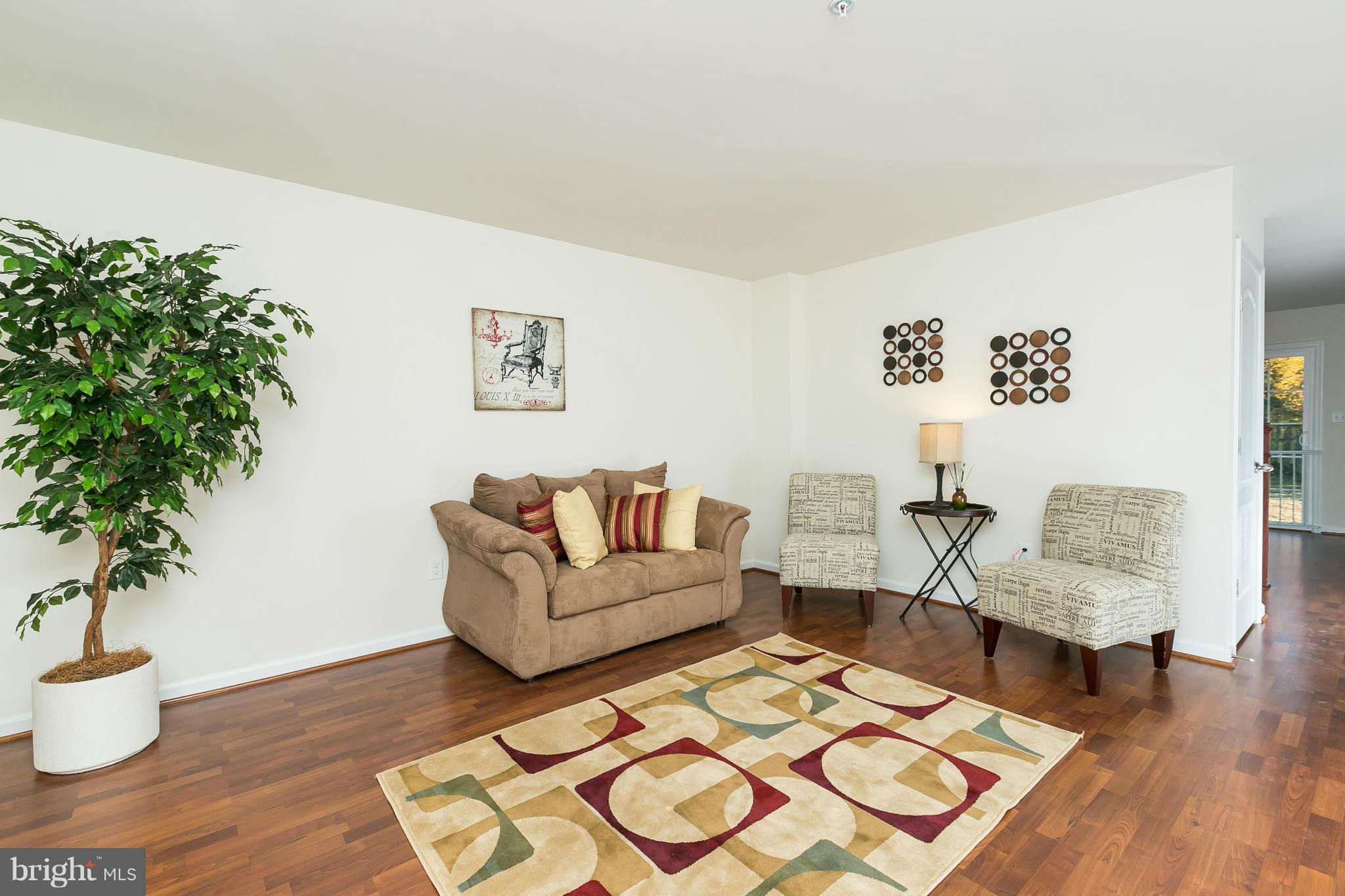 339 Nicholson Road Baltimore, MD 21221 - Photo 5 of 30 Living Room