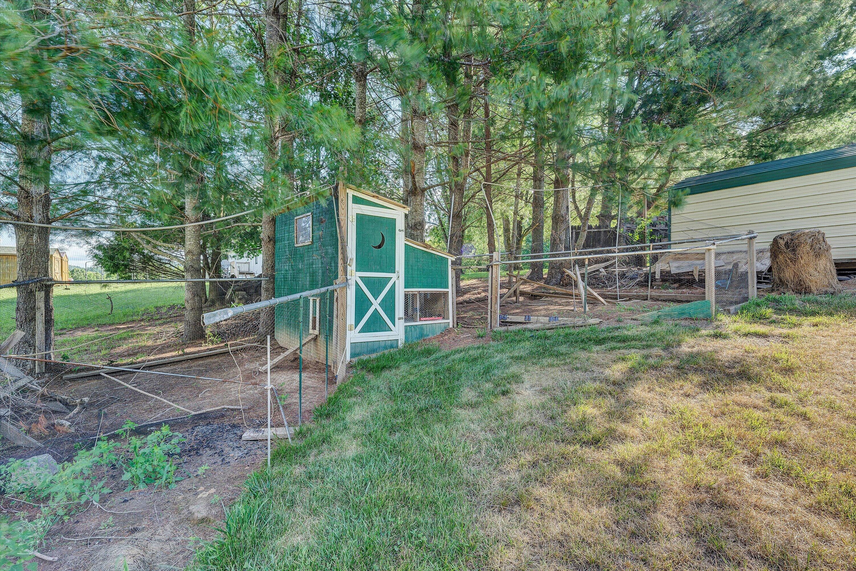 8755 Rocky Ford Road Moneta, VA 24121 - Photo 30 of 37 32-DSC04930