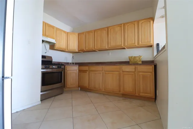 $1,100,000 | 60-68 80th Avenue | Glendale