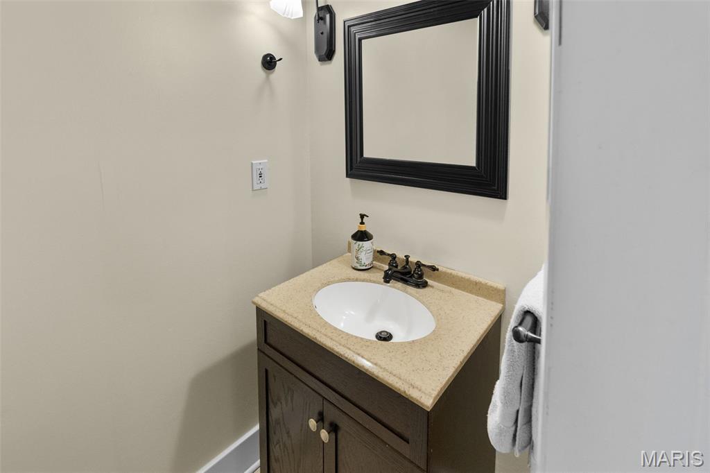 900 Danforth Street Alton, IL 62002 - Photo 13 of 34 Gallery Image 13